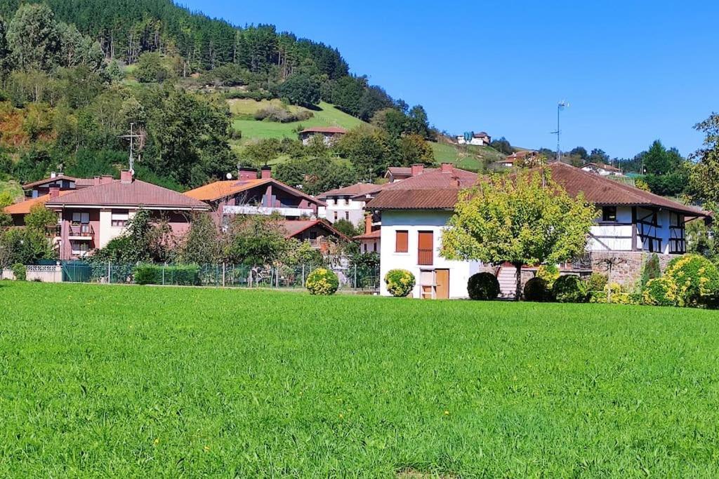 Alojamiento Rural, Jardin, A 25 Minutos De Bilbao, Parking Gratuito Arantzazu Luaran gambar